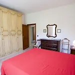 Leo In Zona Residenziale Vicino A Vila *