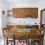Leo In Zona Residenziale Vicino A Vila Portoferraio